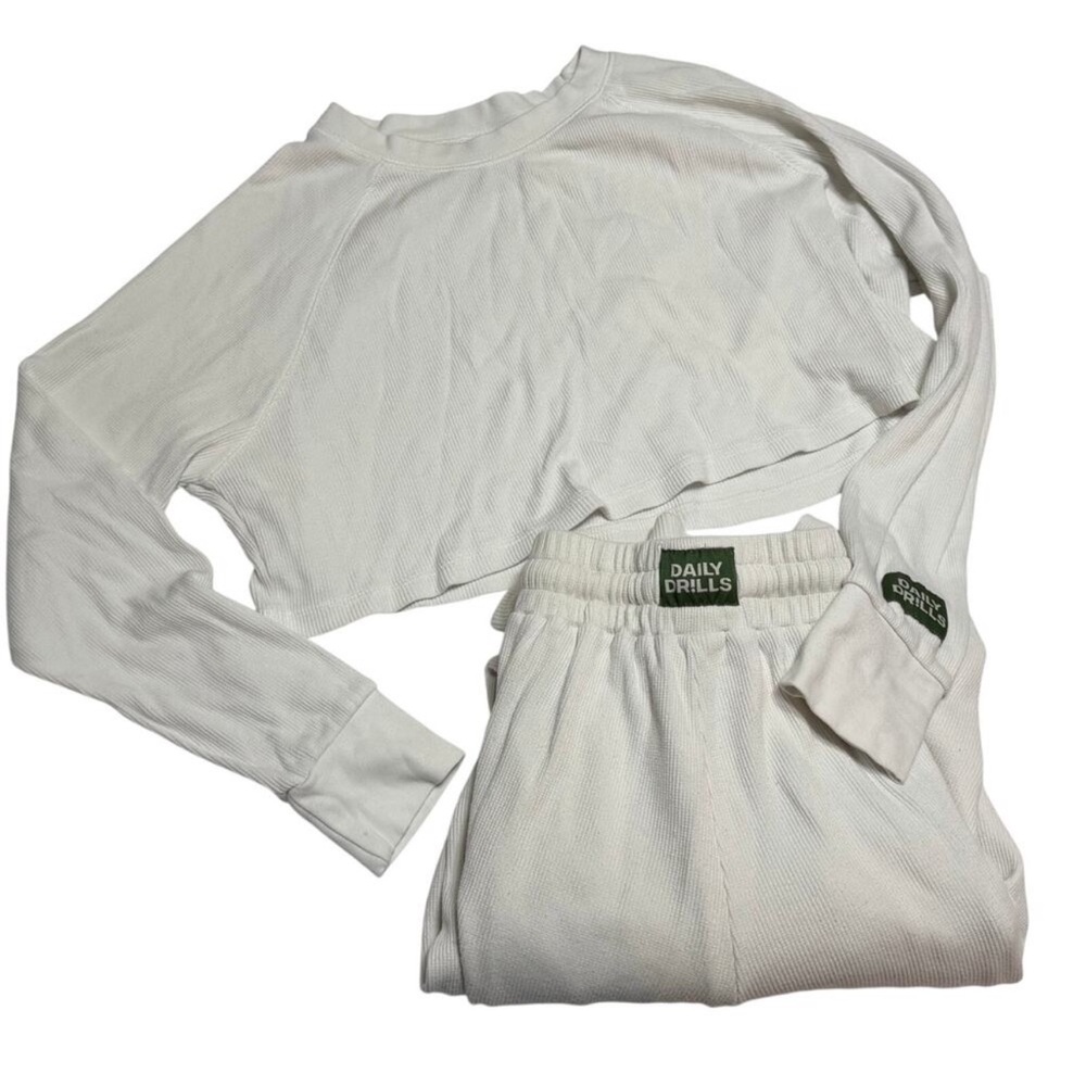 Daily Drills White Thermal Cropped set with pants